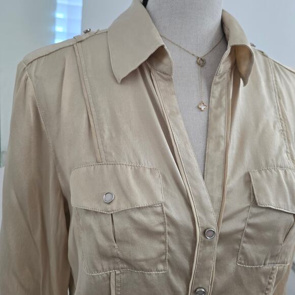 Women's Silk Blouse Sz 4 Champagne Button Down Long Sleeve Workwear Minimalist - Picture 3 of 10